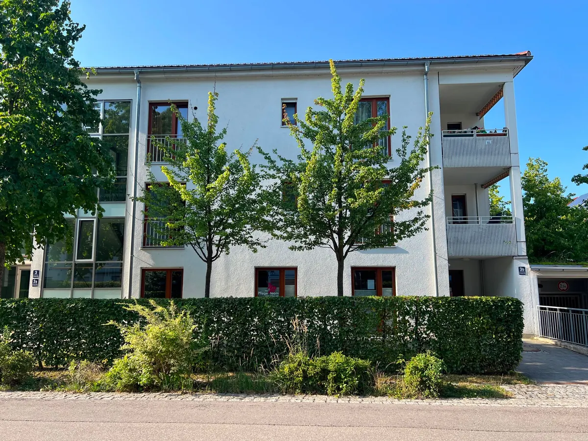Bürogebäude des Pflegeteams am St.-Emmeram-Weg 3B in Unterföhring